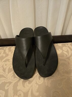 Women's Black Thong Sandals - Cushioned Slip-On Flip-Flop